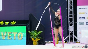 albachiara lucca berchiolli lisa   nastro sfe02663a copia simone ferraro ph copia